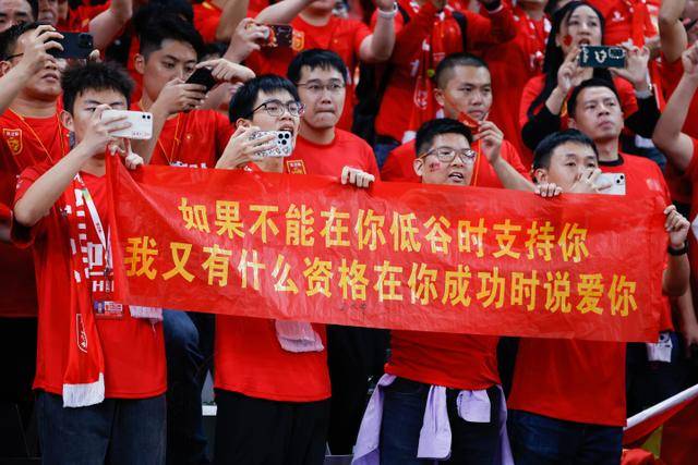 埃斯特旺对出场机会感到焦虑，利物浦可能冬窗再度追求